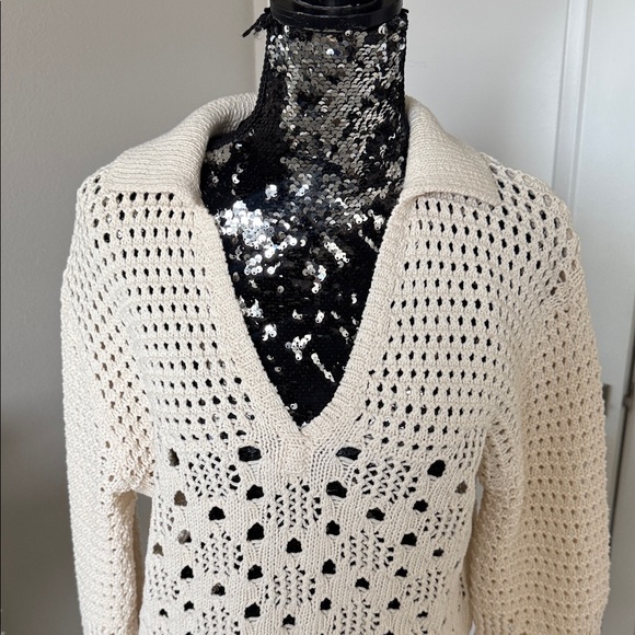 H&M Cream V-Neck Knit Sweater - Picture 2 of 7